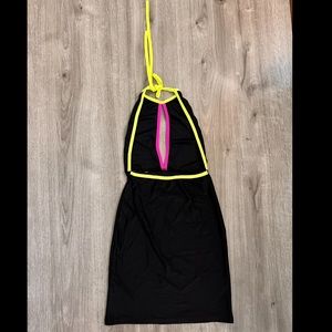 Neons and black spandex dress 🔥🔥